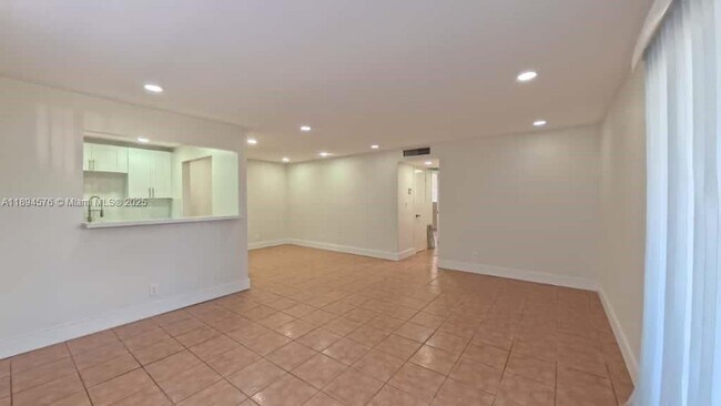 Foto del edificio - 1720 Funston St
