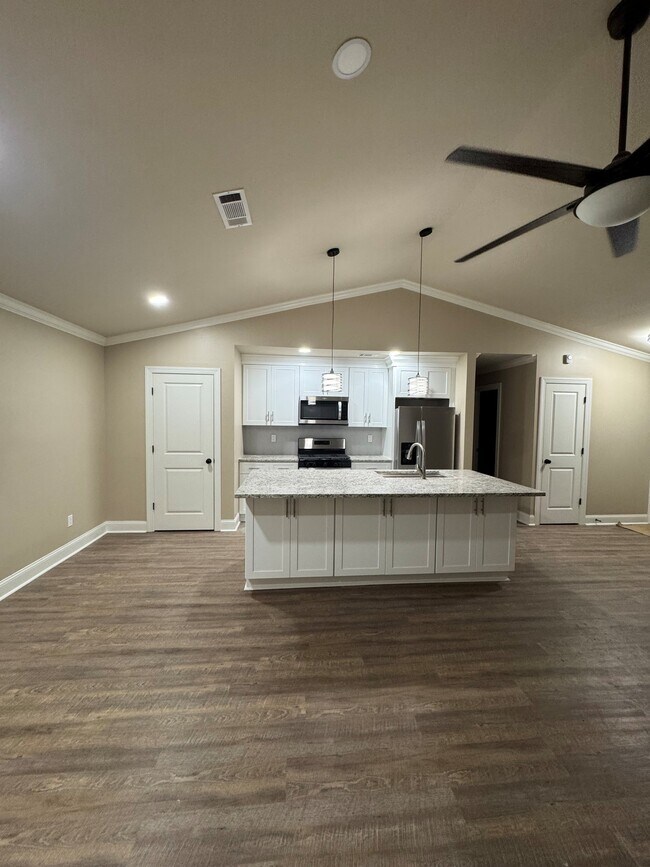 Building Photo - 4909 Bayside Ct