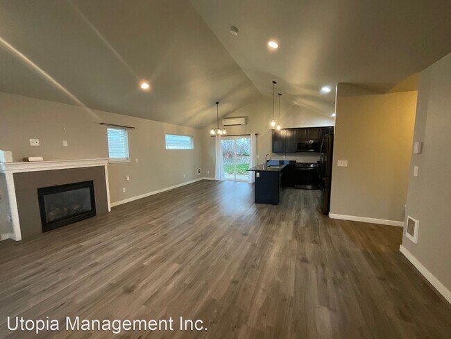 Building Photo - 4 br, 2.5 bath House - 2162 Siddle St