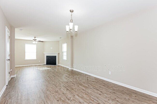 Foto del edificio - 1923 Windy Willow Ln