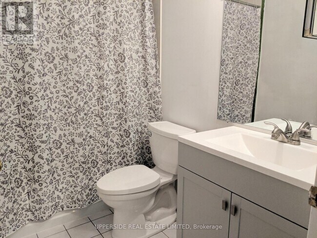 Photo du bâtiment - 233 Beecroft Rd