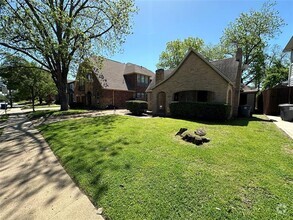 Building Photo - 5842 Prospect Ave