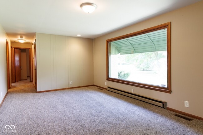 Building Photo - 923 Hattie Dr