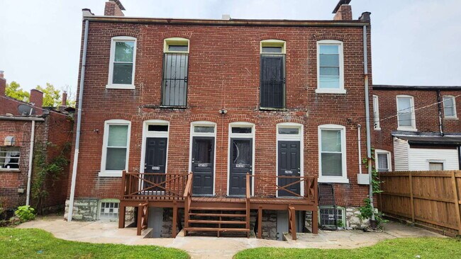 Foto del edificio - Delightful 1-Bedroom Retreat in Lively St. Louis District – Alberta Street