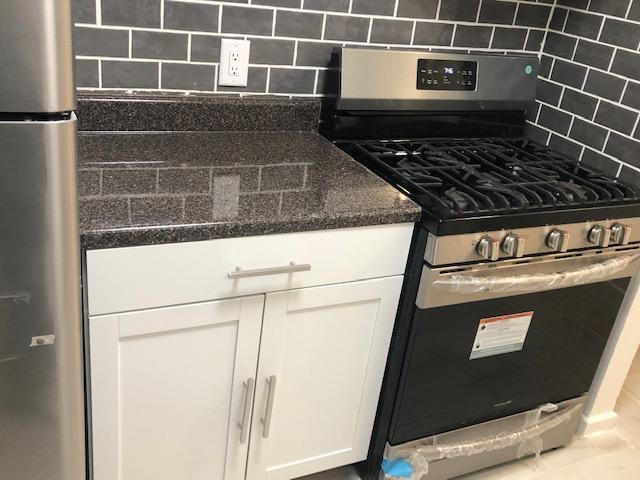 Foto del edificio - 1065 E 57th St