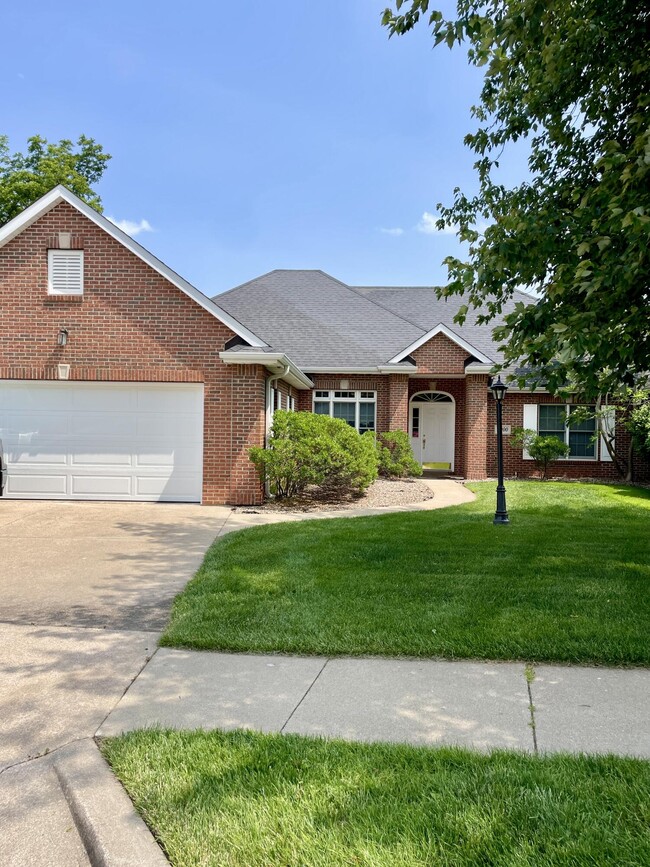 Building Photo - 4900 Royal Lytham Dr