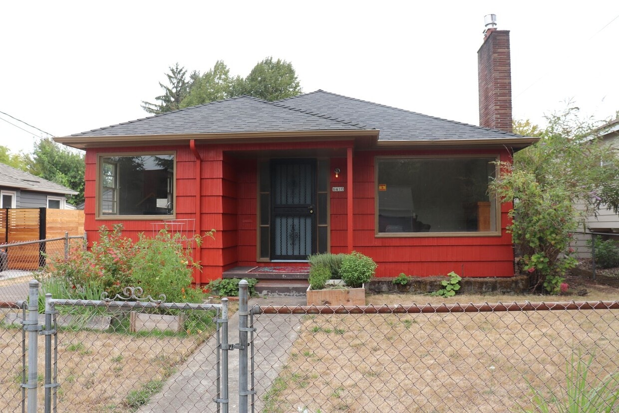 NE 33rd House!!! Amazing Location!!! - NE 33rd House!!! Amazing Location!!!