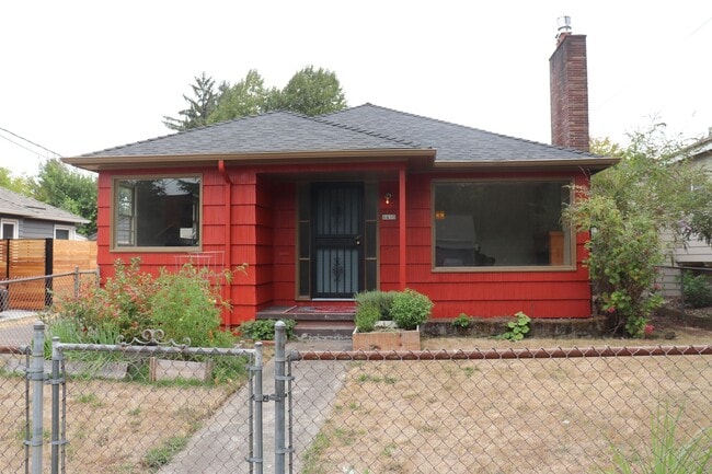 NE 33rd House!!! Amazing Location!!! - NE 33rd House!!! Amazing Location!!!