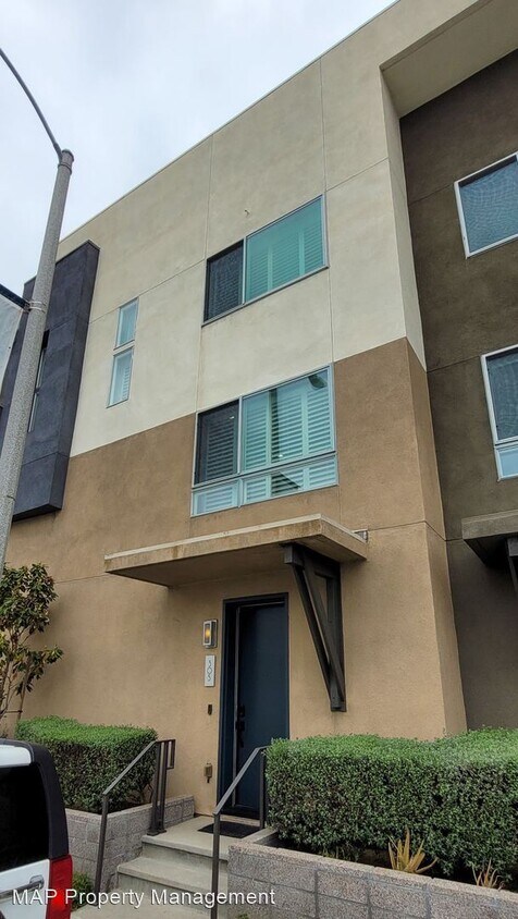 Primary Photo - 2 br, 2.5 bath House - 305 Mission Road