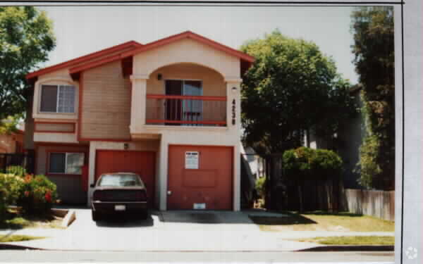 Building Photo - 4238 Cherokee Ave