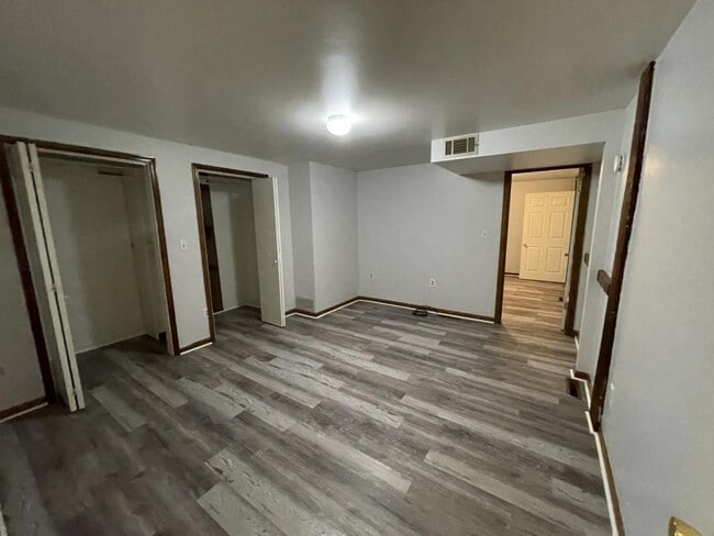 Building Photo - 25 Sarhelm Road