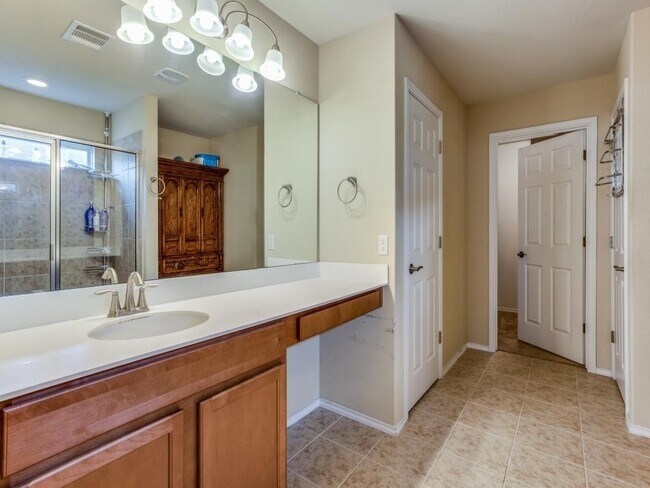 Foto del edificio - 15906 Serene Fleming Trace