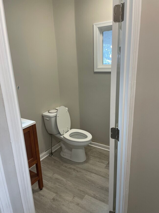 Foto del edificio - 213 Poplar Ave