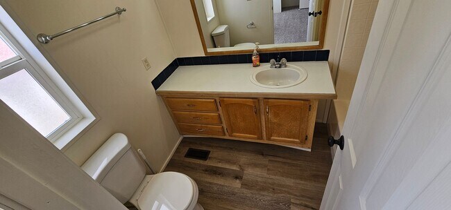 Foto del edificio - Fully Renovated 3Bd/2Ba Home in River Rock Fenced Yard Pet Friendly