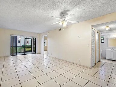 Foto del edificio - 3050 Norwood Pl