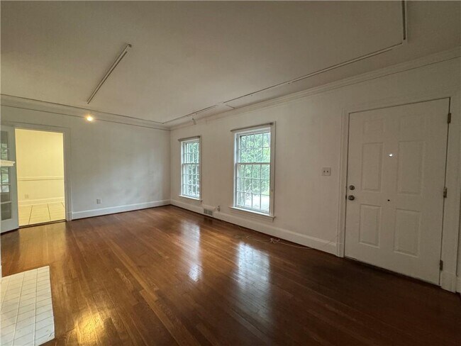Foto del edificio - 611 Darlington Rd NE