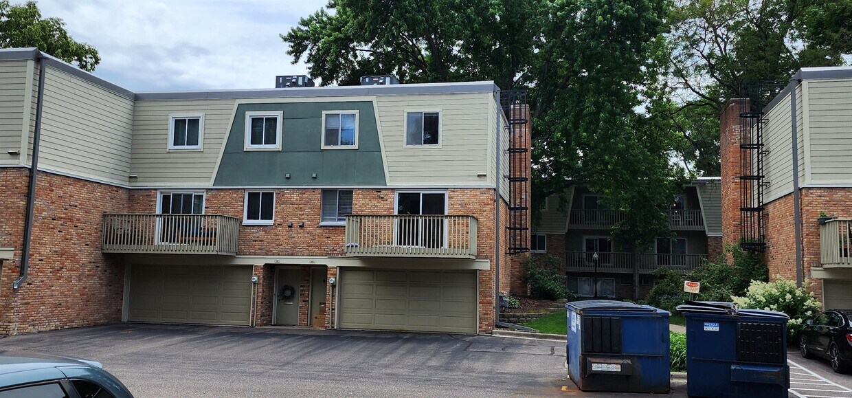 Foto principal - 7411 W Franklin Ave