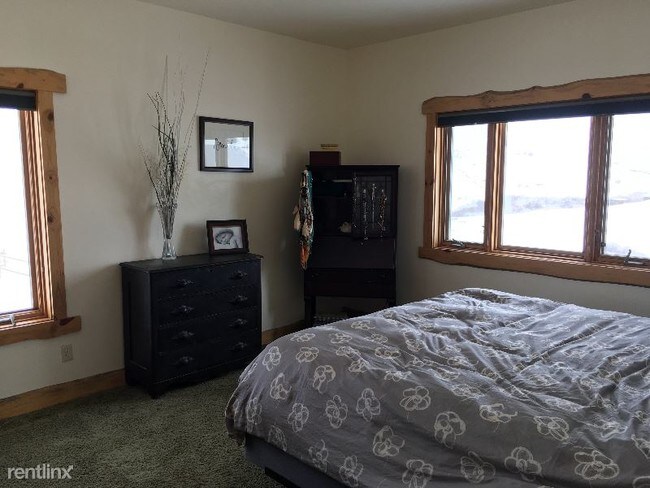 Foto del edificio - 3 br, 2.5 bath House - 2 Hillside Dr.
