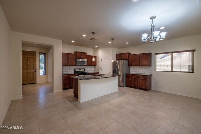 Foto del edificio - 10747 W Lariat Ln