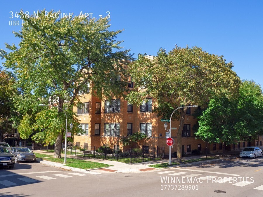 Foto principal - 3438 N Racine Ave