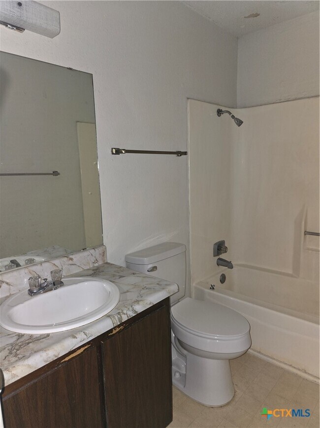 Foto del edificio - 209 Oak Trail Dr