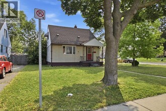 Building Photo - 866 Francois Ct