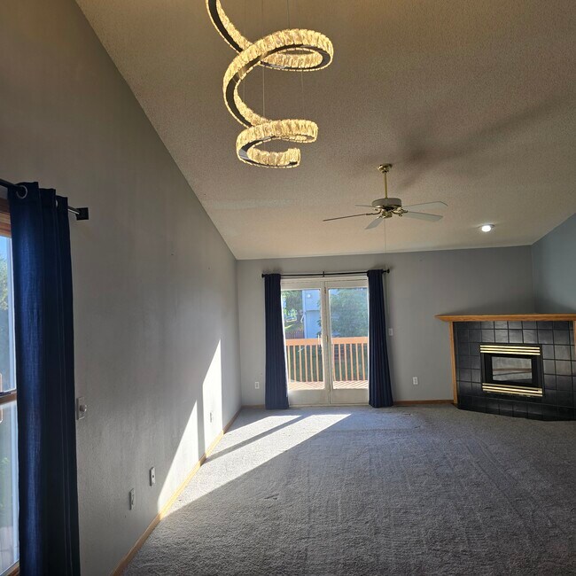 Sala de estar - 1415 Kodiak Ct