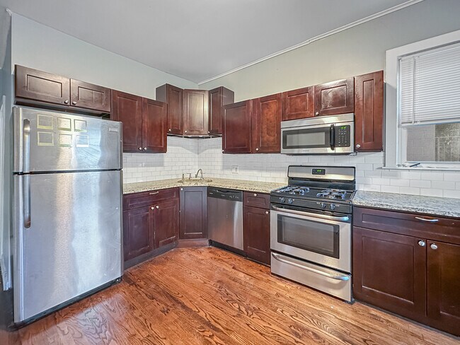 Building Photo - 3133 W Lyndale St