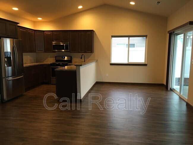 Foto del edificio - 4416 E Fairview Ave