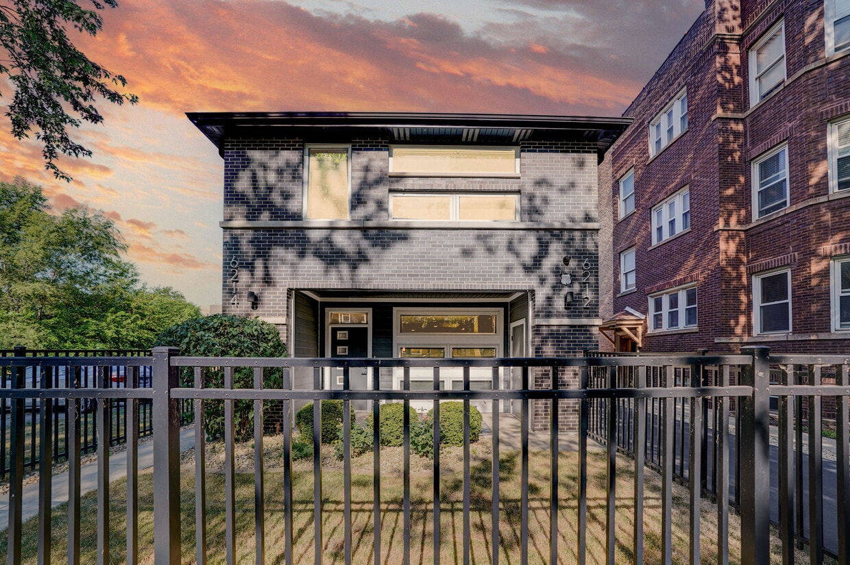 6212 S Greenwood Ave, Chicago, IL 60637 Townhome Rentals in Chicago