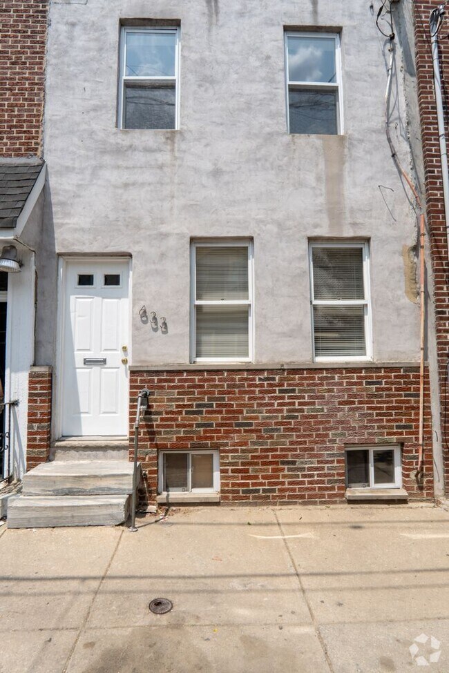 Building Photo - 633 Dudley St