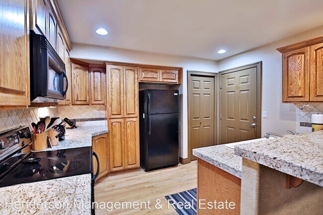 Building Photo - 2 br, 2 bath House - 647 Callisto Drive #101