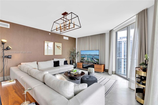 Foto del edificio - 17111 Biscayne Blvd