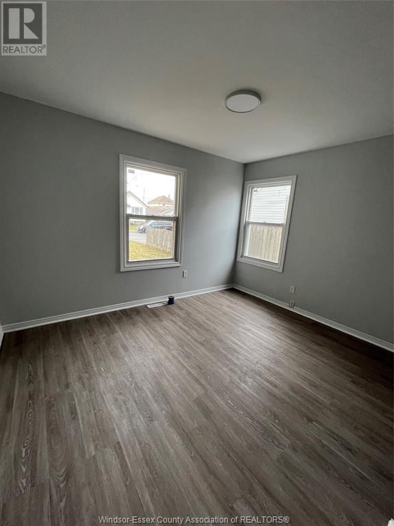Photo du bâtiment - 1296 Elm Ave