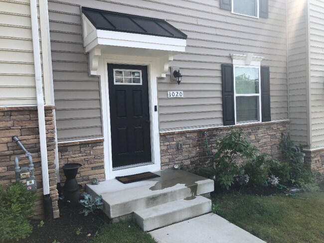 Building Photo - 1020 Valley Run Dr