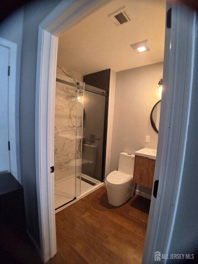 Foto del edificio - 358 Rector St