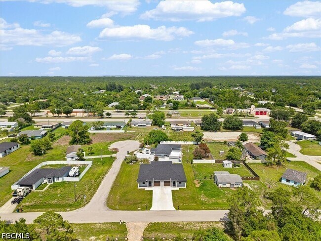 Building Photo - 3780 Kitty Hawk Dr