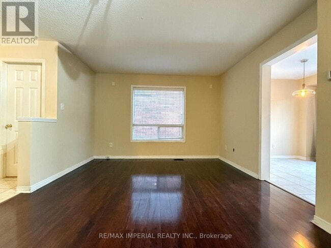 Building Photo - 5640 Stella Ln