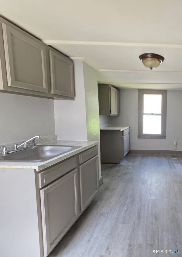 Building Photo - 28 2nd Ave