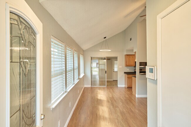 Building Photo - 16151 Barbarossa Dr