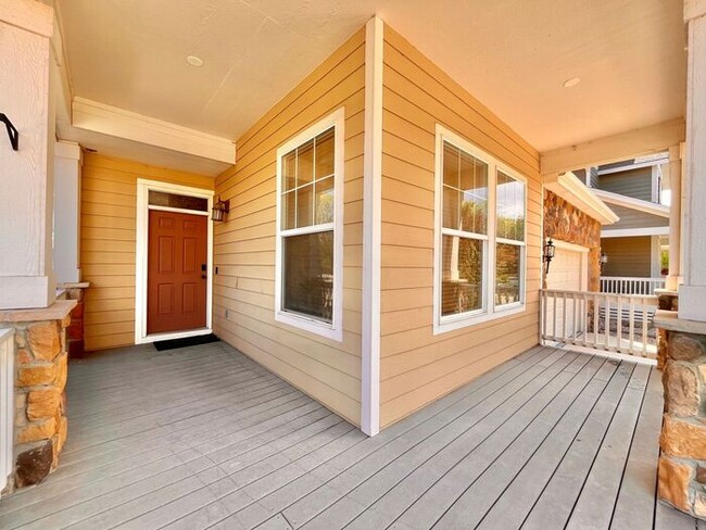 Building Photo - Beautiful 4 bed/ 3 bath Home with Office!