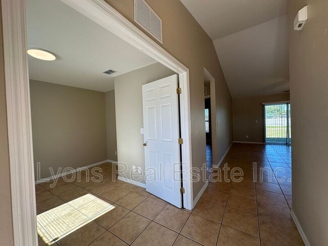 Foto del edificio - 2409 Park Rd