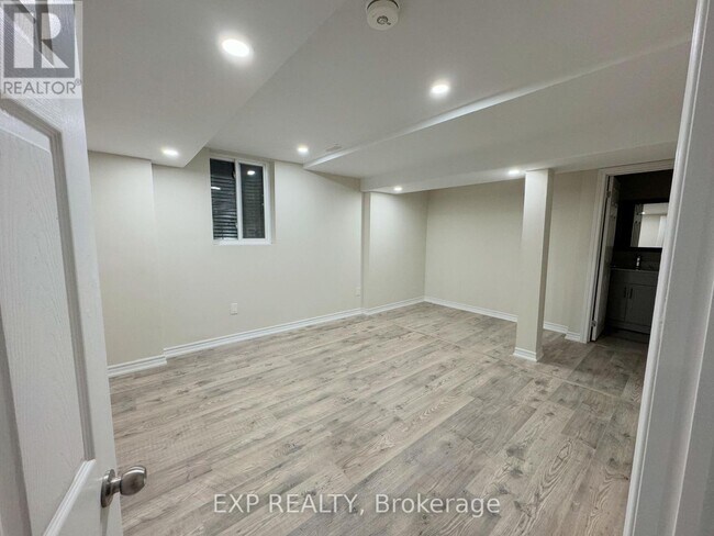 Photo du bâtiment - 1022 Glenbourne Dr