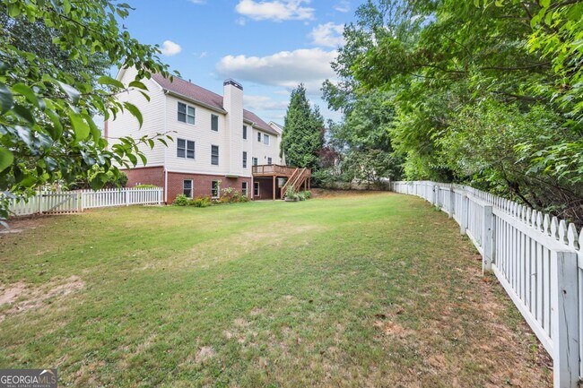 Building Photo - 940 Southfield Ln