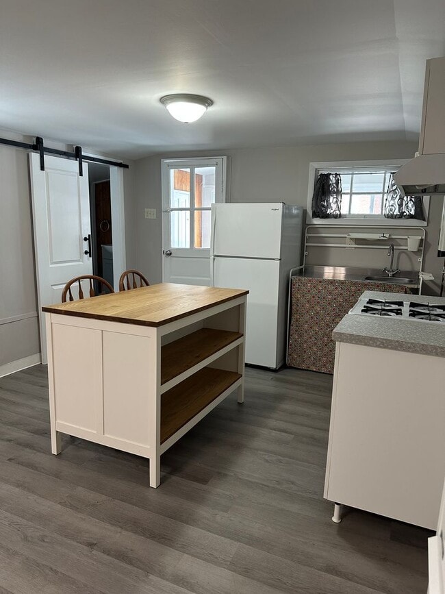 Photo - 4935 8th Ave Apartment