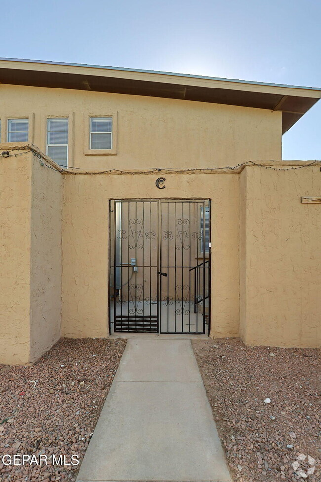 Building Photo - 11100 Vista Lago Pl