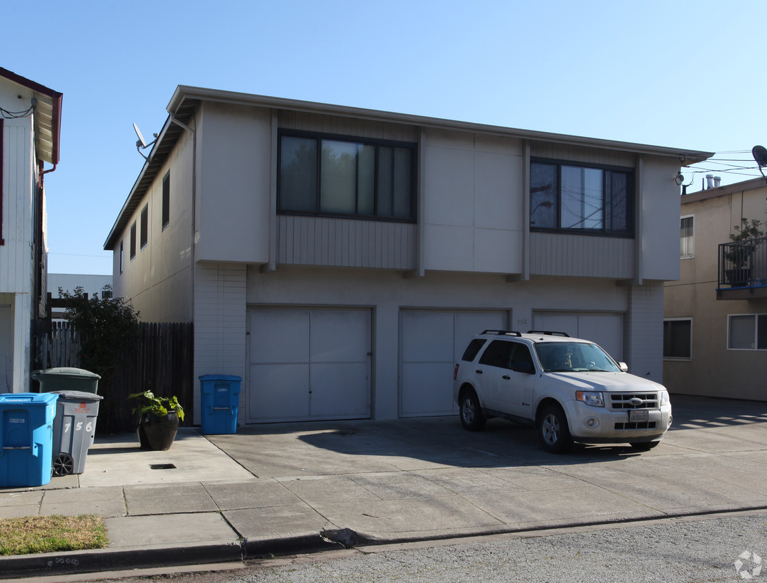 Building Photo - 752 Masson Ave