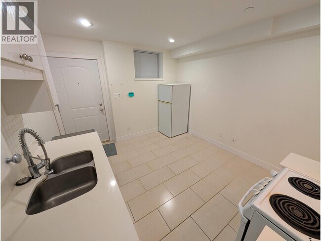Photo du bâtiment - 25XX E 28th Ave