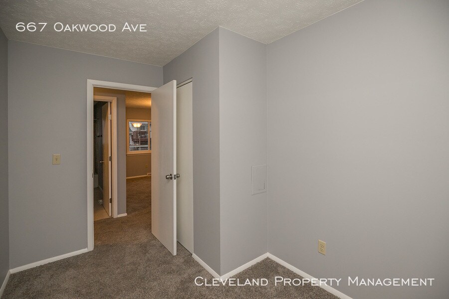 Primary Photo - Fully Renovated Sheffield Lake Ranch