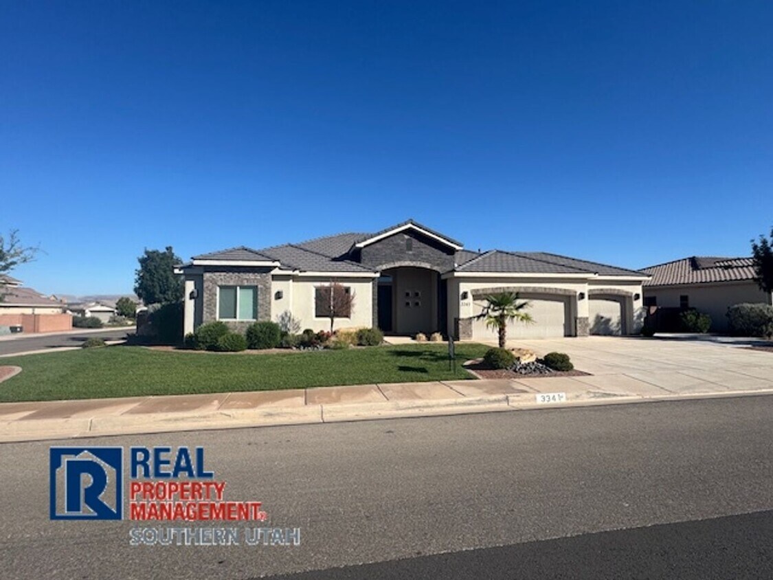 Foto principal - 4 Bedroom in near Crimson Cliffs